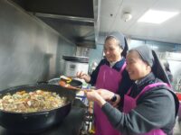까리따스 '사랑의식당' 봉사