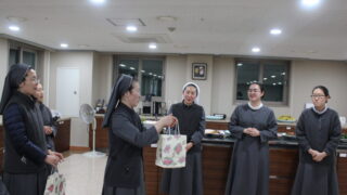 2017년 2월 15일 청원, 수련 착복식